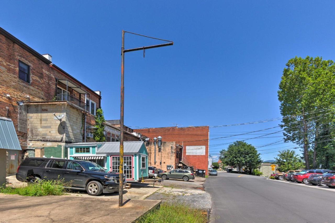 Modern Main St Apt In Downtown Waynesville! Exterior photo